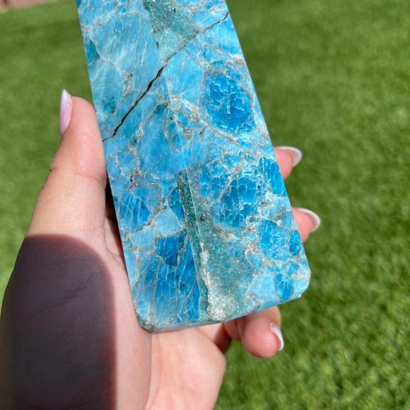 Blue Apatite Tower - Picture 11 of 12
